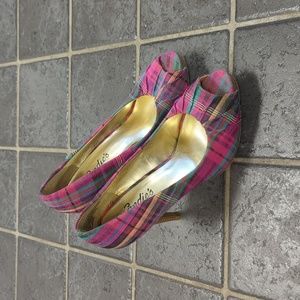 Woman's size 7 heels